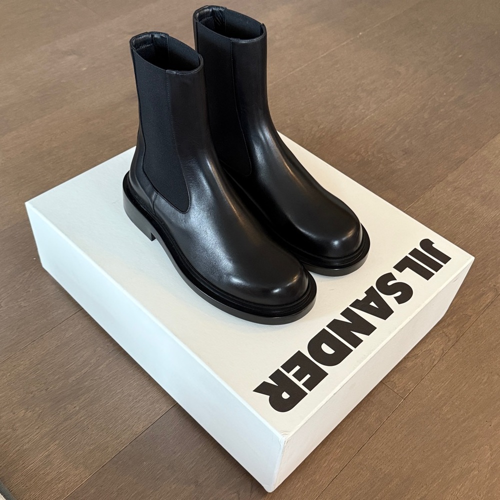 NWT Jil Sander Black Leather Ankle Boots, With the Box and Bag! EU 40